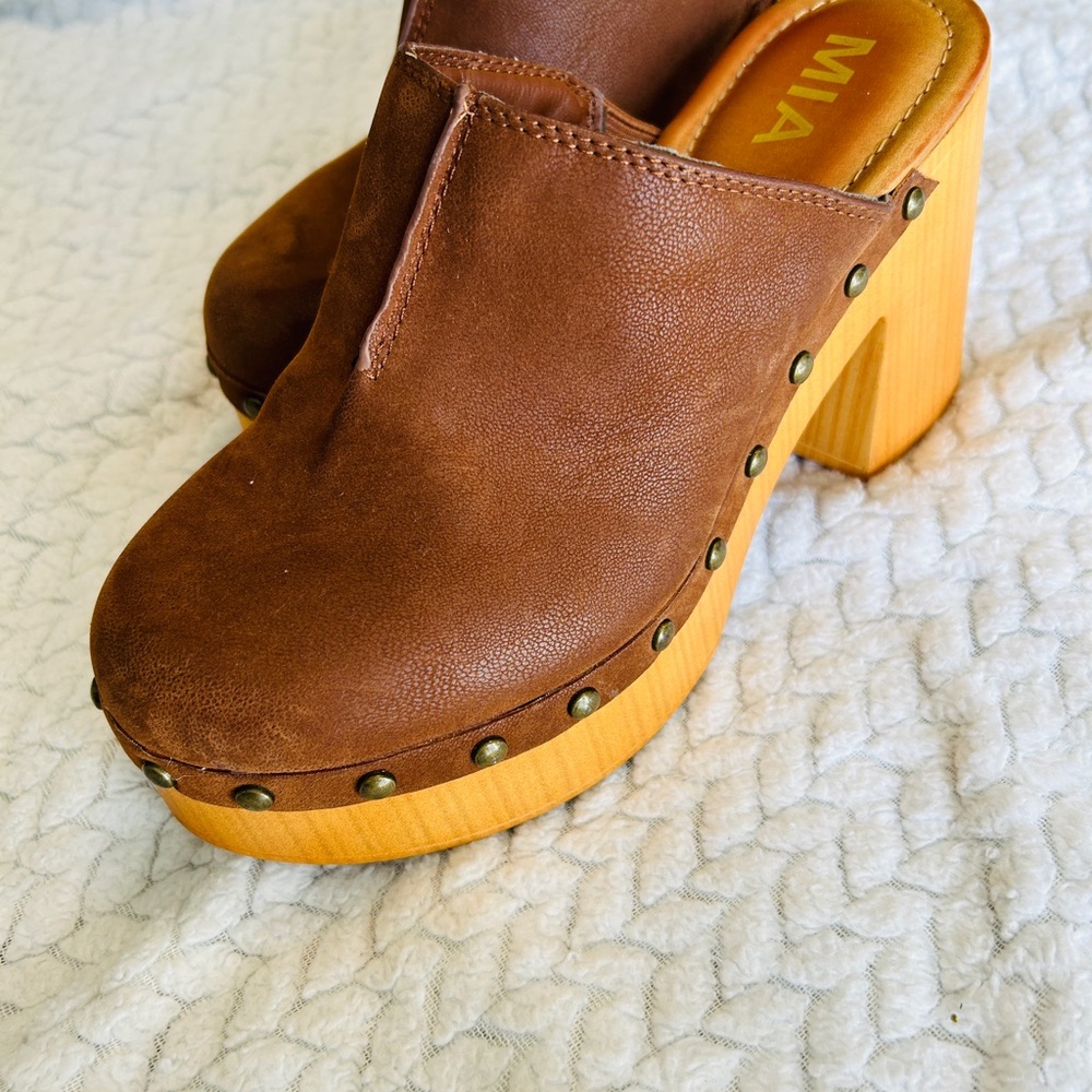 MIA Clog MULES 6.5